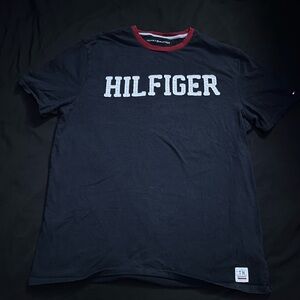 Y2K Tommy Hilfiger logo tee